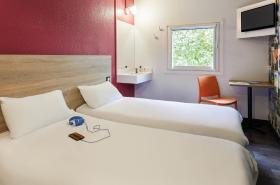 hotelF1 Clermont Ferrand Est - photo 6